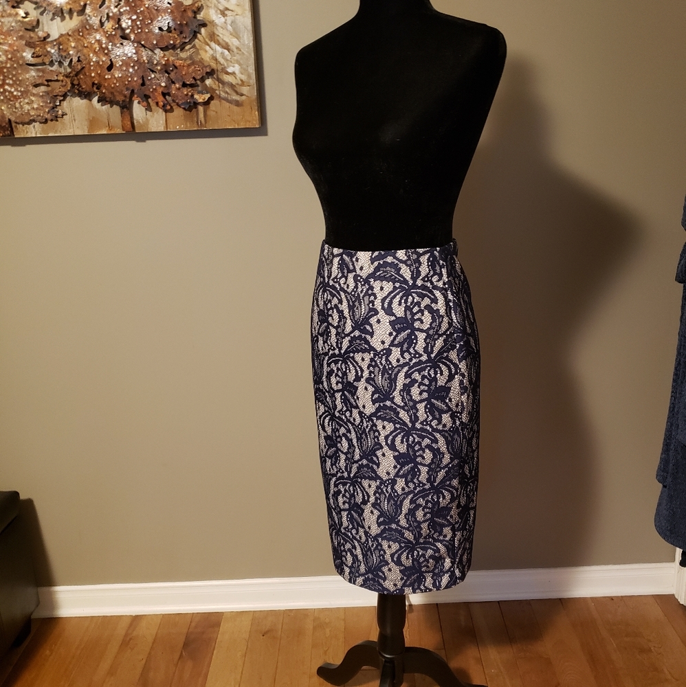 Bebe midi skirt Size 2